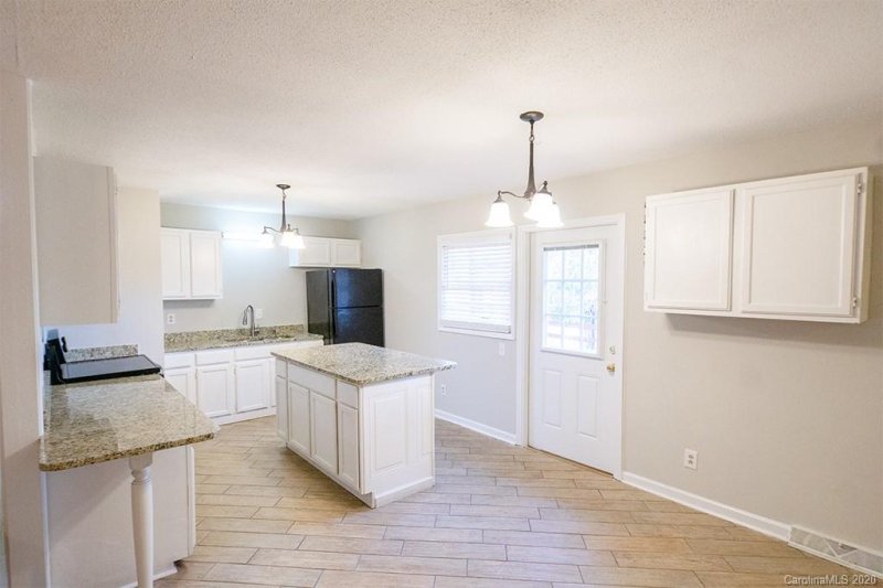 Property image 5 at 8601 Sharonbrook Drive, Charlotte, NC 28210