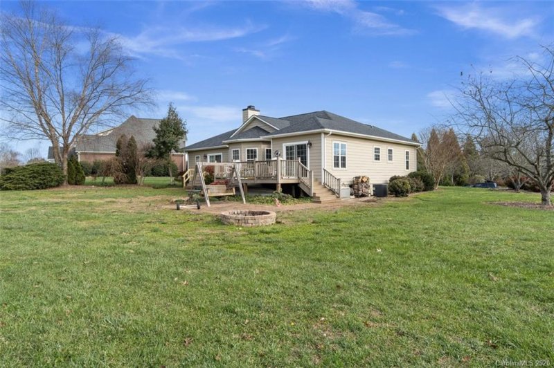 Property image 4 at 182 S Gibbs Road, Mooresville, NC 28117