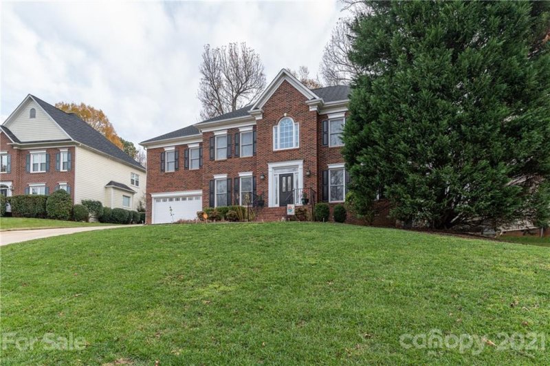 Property image 4 at 11731 Sir Francis Drake Drive, Charlotte, NC 28277