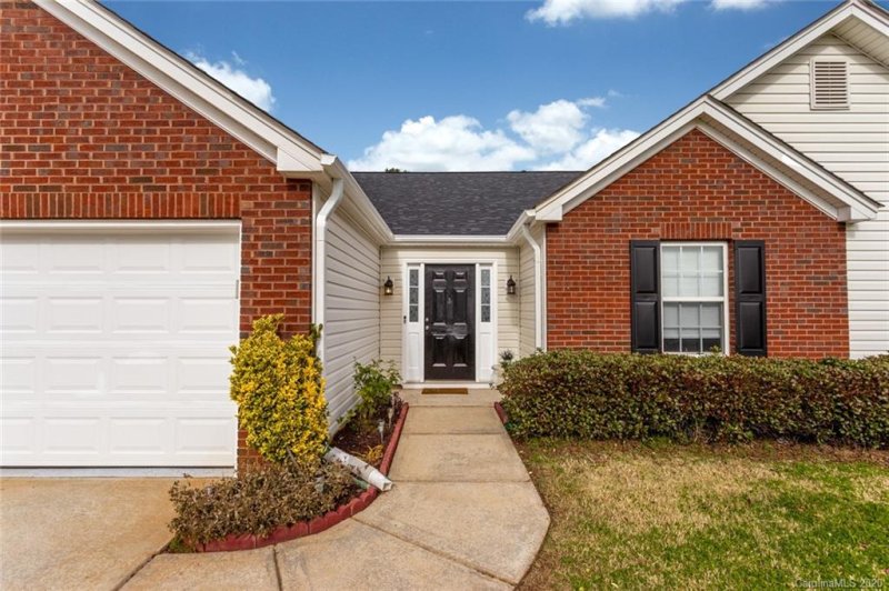 Property image 2 at 5002 Cello Court, Charlotte, NC 28215