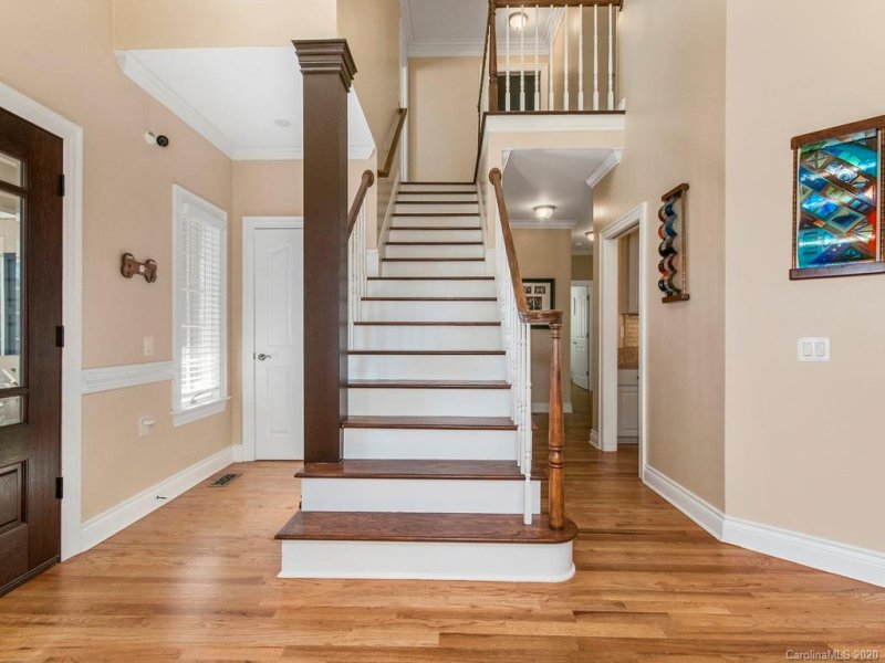 Property image 4 at 19 Tiverton Lane, Asheville, NC 28803