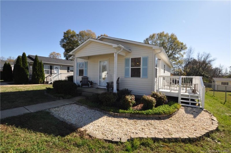 Property image 2 at 507 Gann Street, Lowell, NC 28098