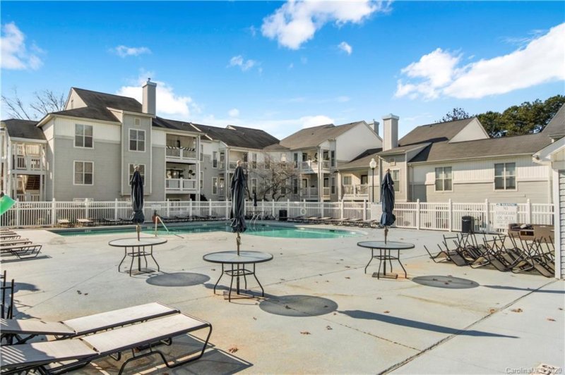 11 Hamiltons Bay Court