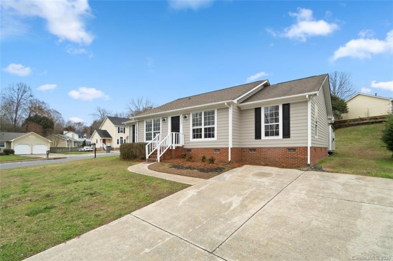 Property image 2 at 3330 Chistow Road, Matthews, NC 28105