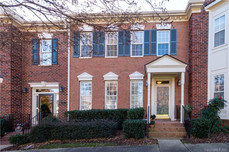 Property image 2 at 230 S Faulkner Way, Davidson, NC 28036