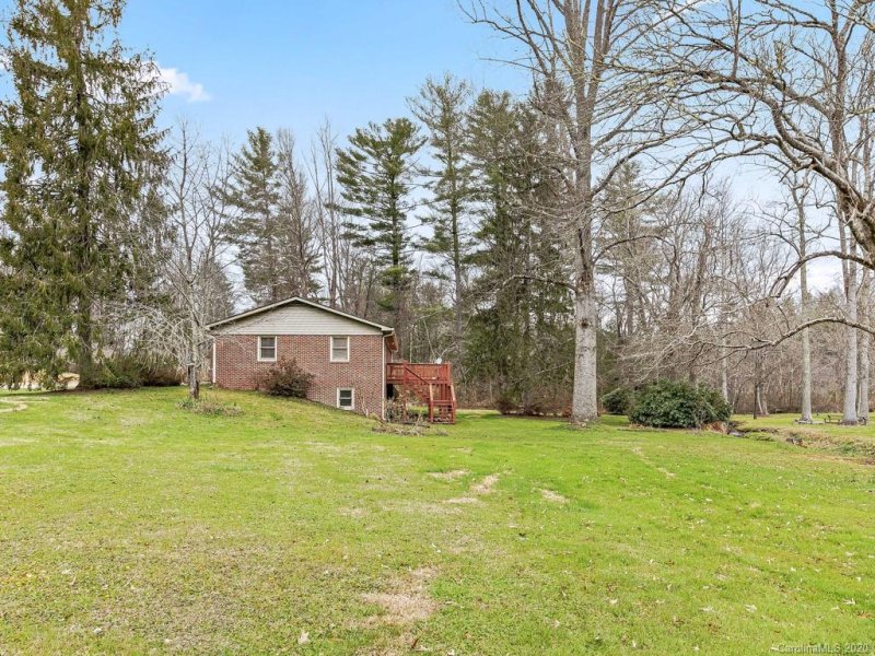 Property image 5 at 104 Twin Brook Drive, Hendersonville, NC 28791