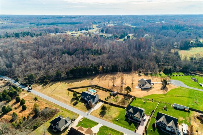 Property image 5 at 8 11 Shepherds Bluff Drive, Mooresville, NC 28115