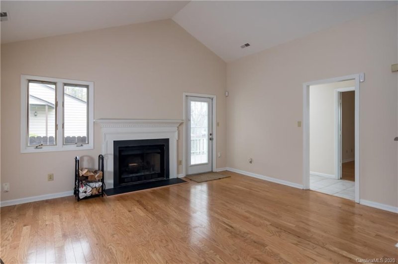 Property image 5 at 11334 Crossview Lane, Charlotte, NC 28226