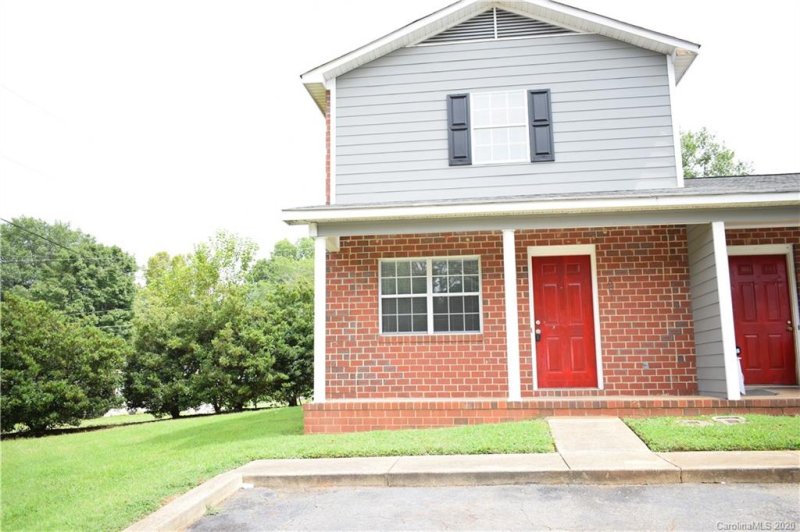 202 Fieldcrest Place