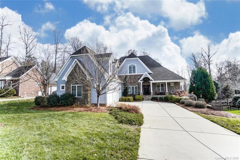 Property image 2 at 6352 Fox Chase Drive, Davidson, NC 28036