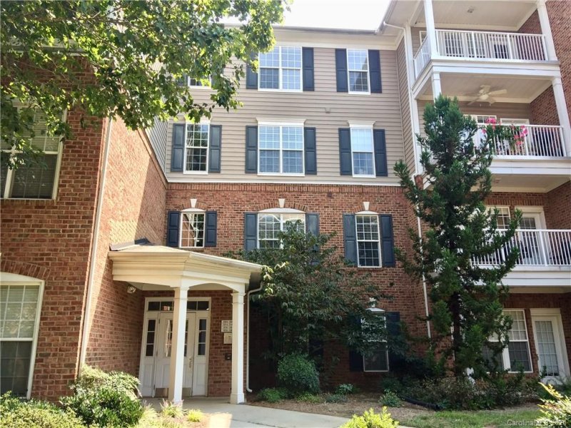 Property image 2 at 3232 Margellina Drive, Charlotte, NC 28210