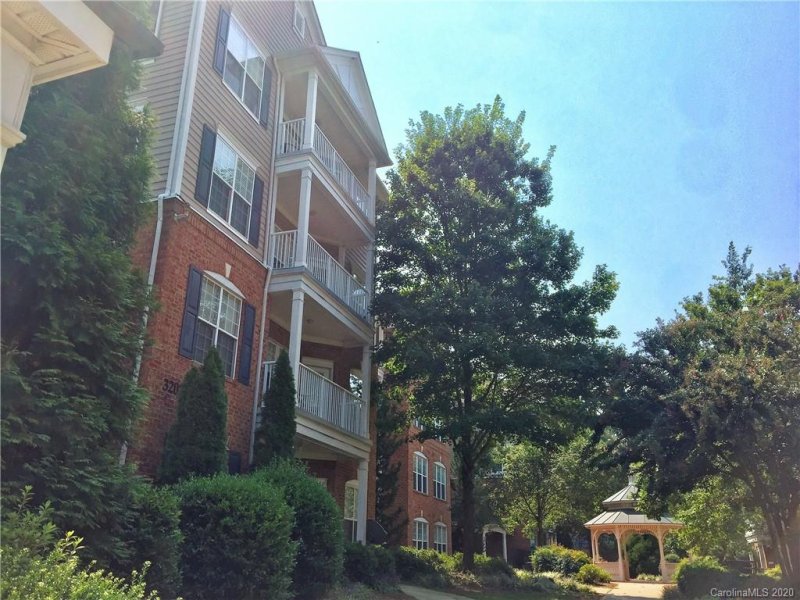 Property image 3 at 3232 Margellina Drive, Charlotte, NC 28210