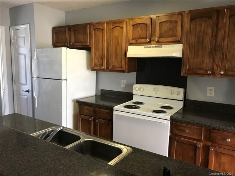 Property image 4 at 1300 Braveheart Lane, Charlotte, NC 28216