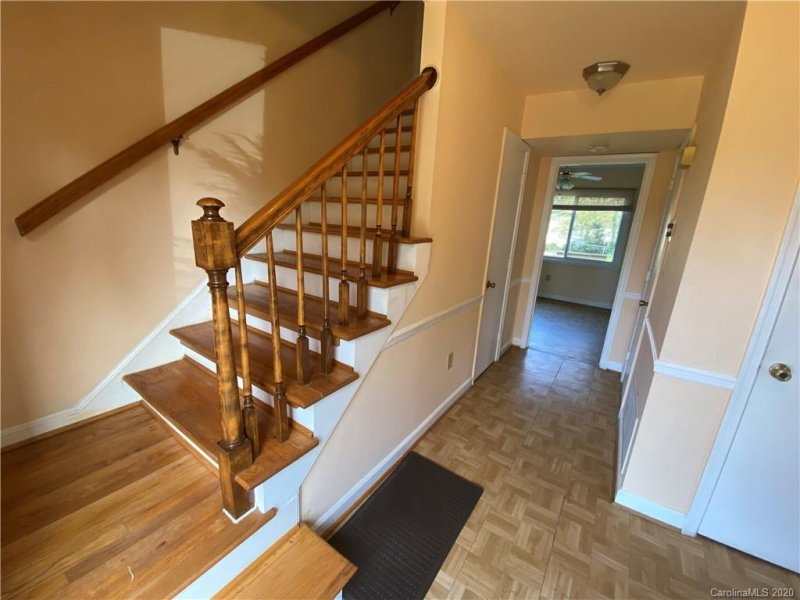 Property image 3 at 2112 Wellwood Circle, Charlotte, NC 28212