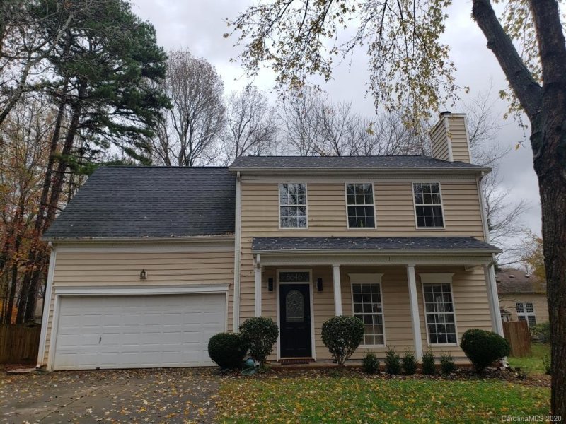 8646 Common Oak Lane