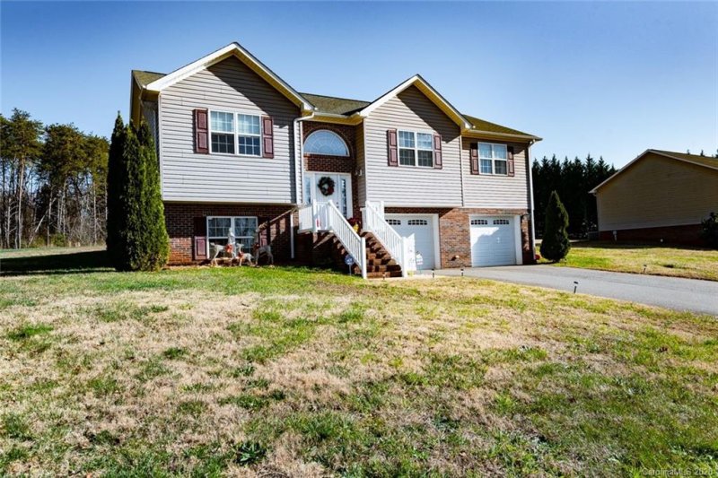 Property image 3 at 3293 47th Avenue Place, Hickory, NC 28601