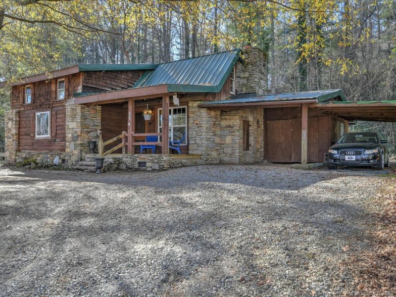 Property image 2 at 315 Comet Drive, Hendersonville, NC 28791