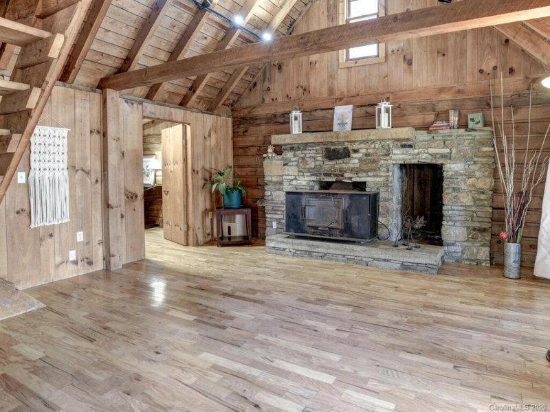 Property image 4 at 315 Comet Drive, Hendersonville, NC 28791