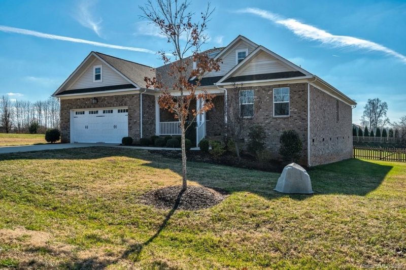 Property image 2 at 646 Houston Road, Troutman, NC 28166