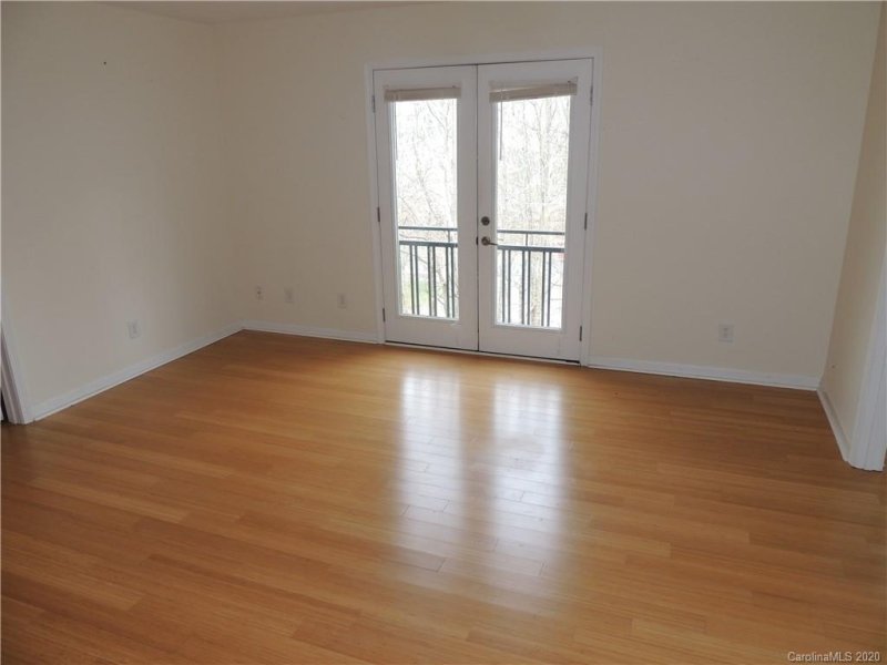 Property image 4 at 600 Skyloft Drive, Asheville, NC 28801