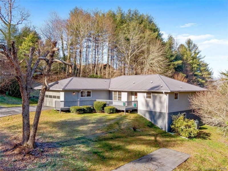 Property image 3 at 30 Hubbard Circle, Penrose, NC 28766