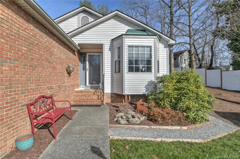 Property image 4 at 221 Hampton Court, Hendersonville, NC 28791