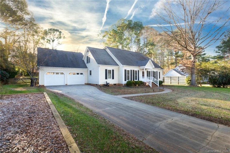 2151 Wentworth Drive