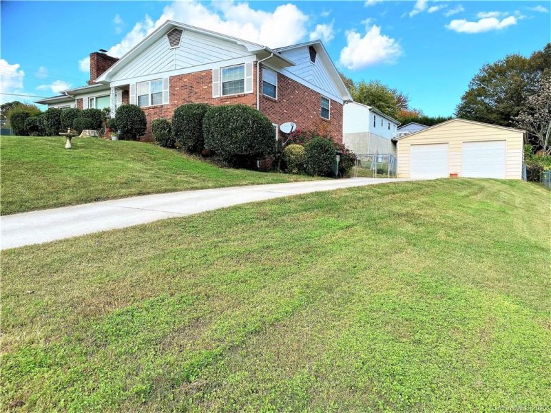 Property image 4 at 700 7th Street, Hickory, NC 28602