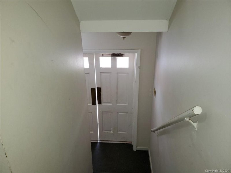 Property image 3 at 920 Mcalway Road, Charlotte, NC 28211