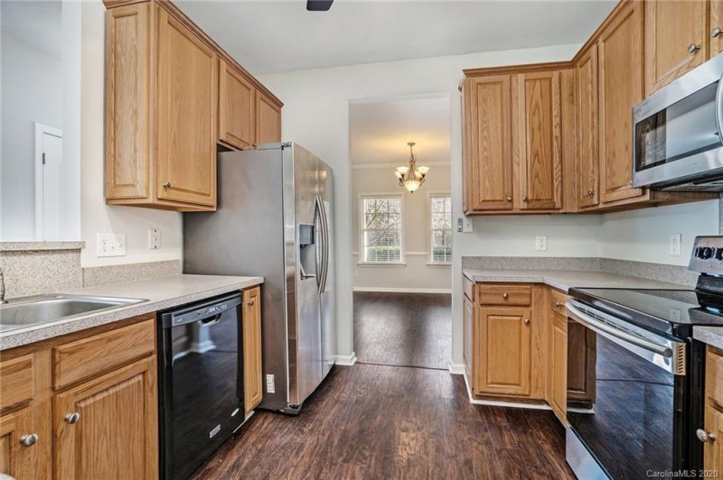 Property image 3 at 6519 Falls Lake Drive, Charlotte, NC 28270