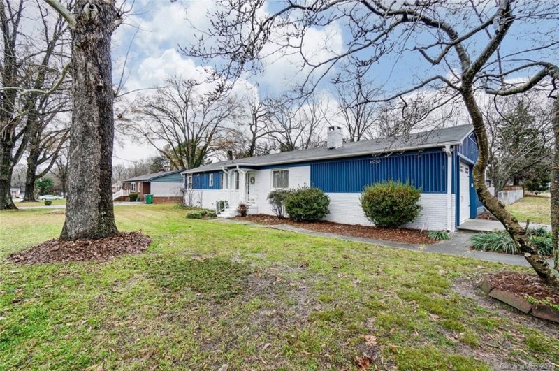 Property image 3 at 5951 Olinda Street, Charlotte, NC 28215