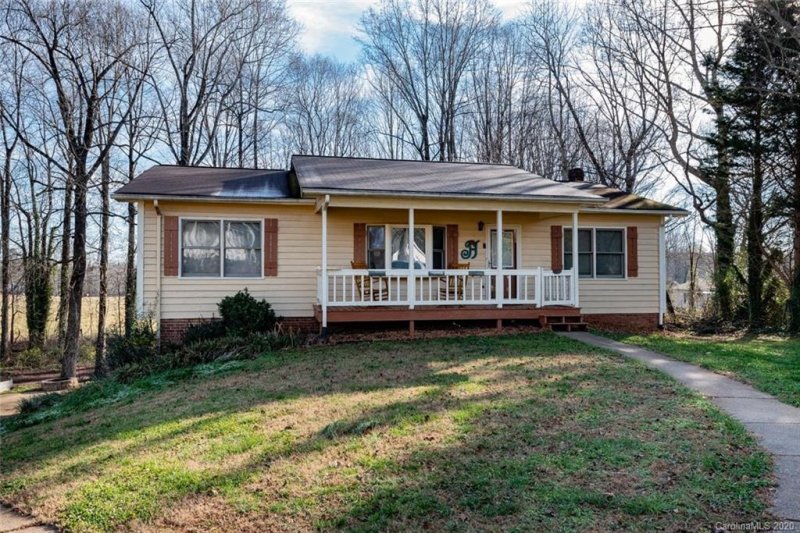 Property image 3 at 1573 Mayline Court, Hickory, NC 28601
