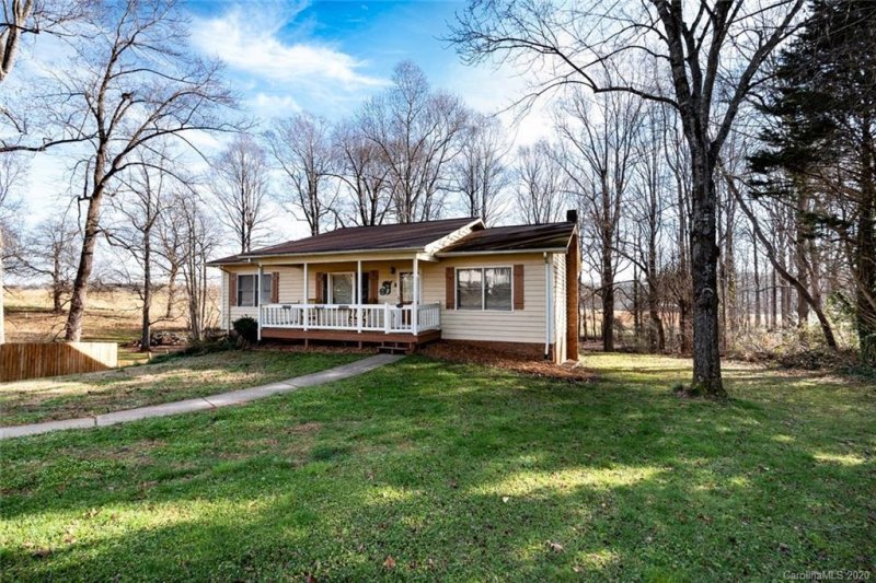 Property image 4 at 1573 Mayline Court, Hickory, NC 28601