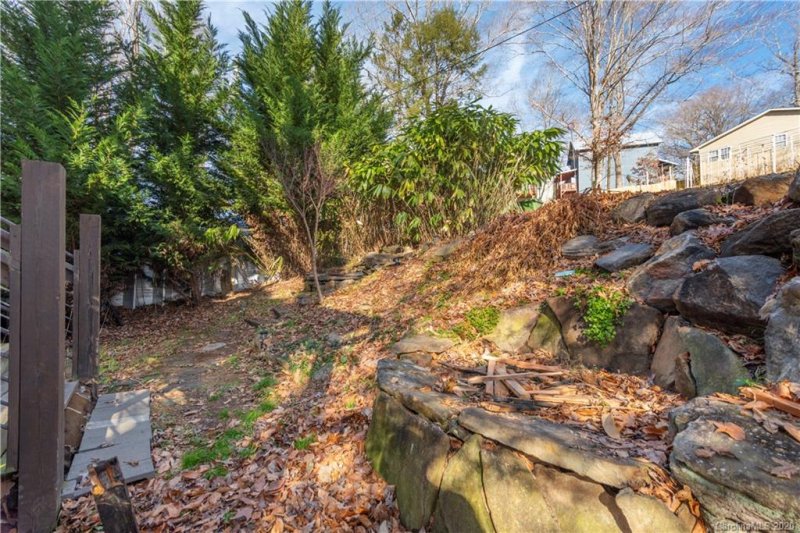 Property image 3 at 208 Westover Drive, Asheville, NC 28801