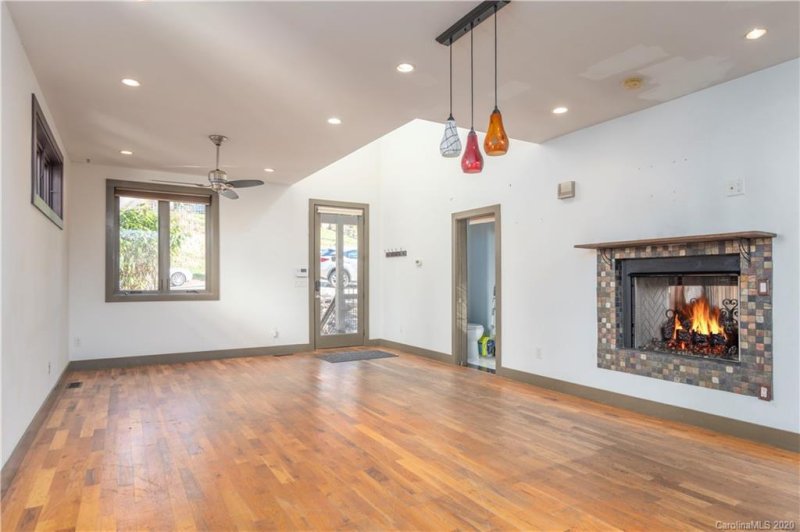 Property image 5 at 208 Westover Drive, Asheville, NC 28801