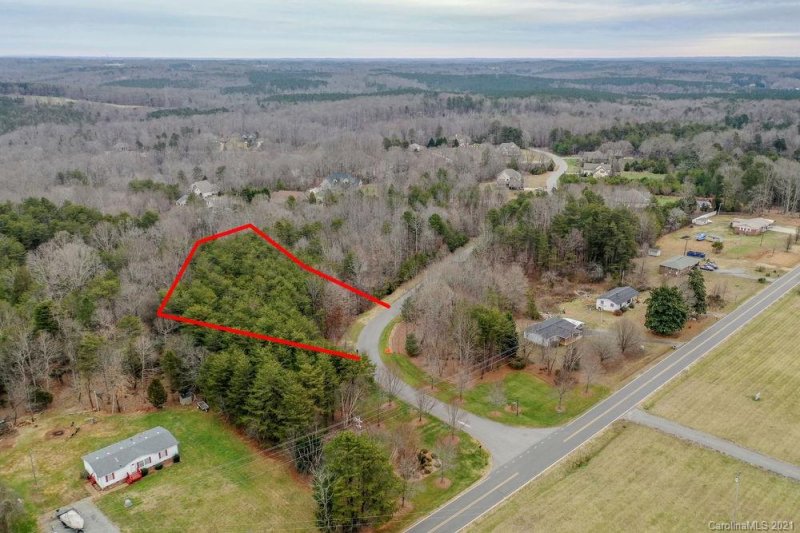 Property image 3 at 3303 Mountain Creek Drive, Sherrills Ford, NC 28673