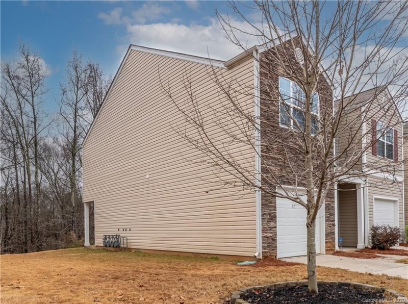 Property image 3 at 4062 Queensbridge Road, Charlotte, NC 28213