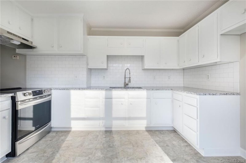 Property image 2 at 2401 Jefferson Avenue, Gastonia, NC 28056