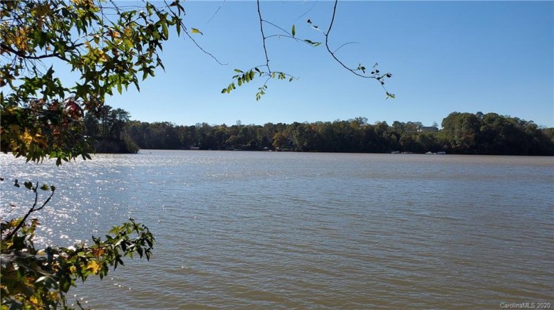 302 Windemere Isle Road