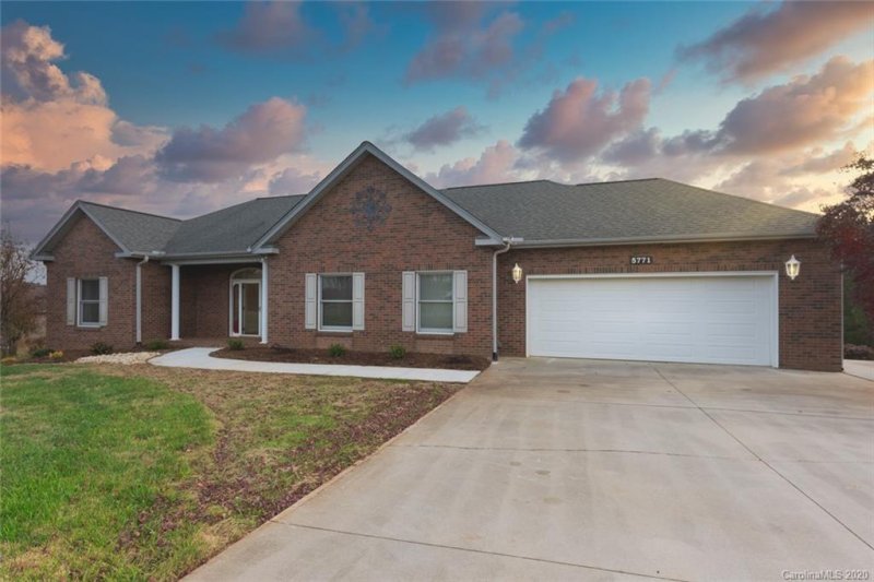 Property image 2 at 5771 Selkirk Drive, Hickory, NC 28601