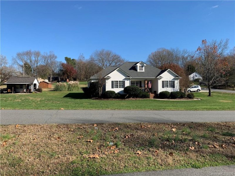 Property image 2 at 3187 Farmwood Boulevard, Concord, NC 28027