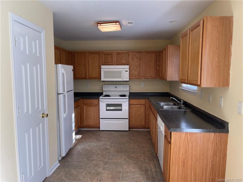 Property image 4 at 3850 Pauline Lane, Charlotte, NC 28216