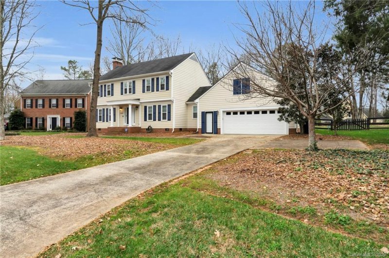Property image 3 at 10646 S Hall Drive, Charlotte, NC 28270