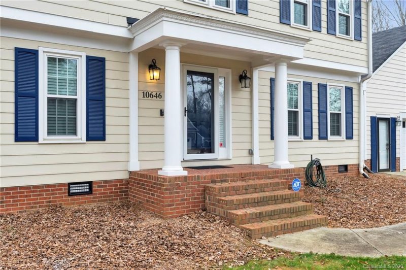 Property image 5 at 10646 S Hall Drive, Charlotte, NC 28270