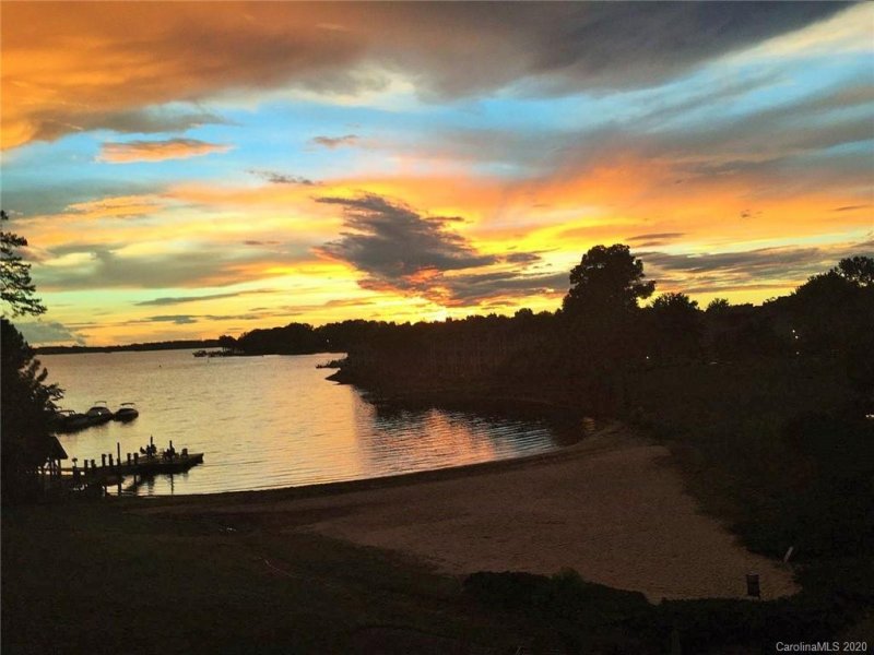 17810 Half Moon Lane