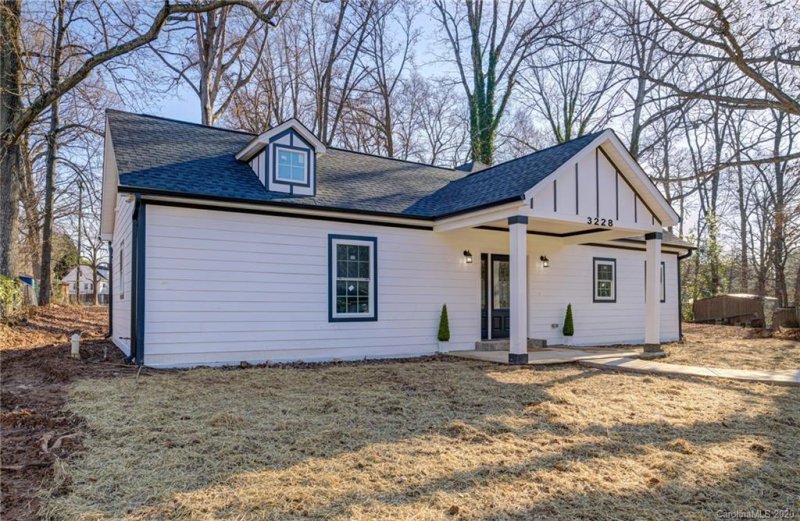 Property image 2 at 3228 Maywood Drive, Charlotte, NC 28205