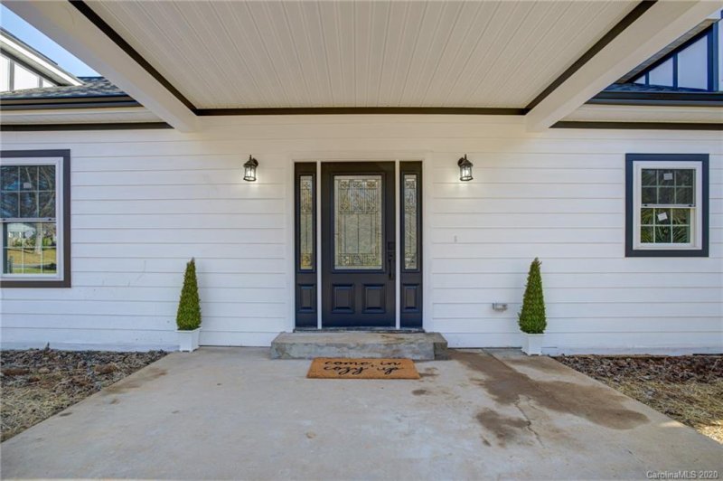 Property image 5 at 3228 Maywood Drive, Charlotte, NC 28205