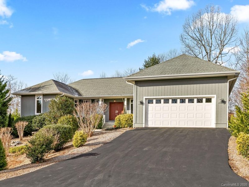 Property image 3 at 78 Dallas Drive, Hendersonville, NC 28739