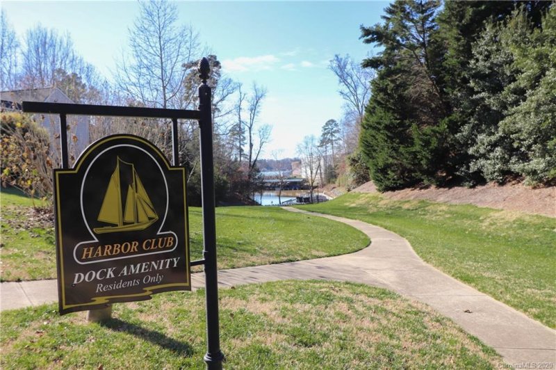 Property image 4 at 13939 Kings Carriage Lane, Charlotte, NC 28278