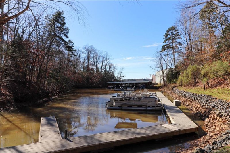 Property image 5 at 13939 Kings Carriage Lane, Charlotte, NC 28278